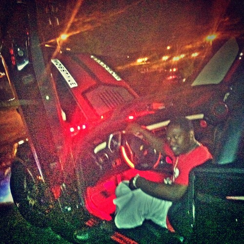 Mr Moneycasserole is who i am....if u wana kno, ask.... google me   Mac Daro http://t.co/cCd7DvIKcN