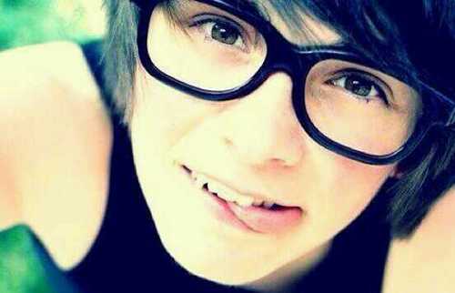 Hai stalker, I am Nicky! I am 17 and i am SINGLE AND GAY~
