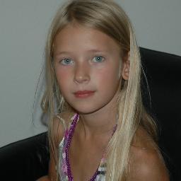 ik ben lois ik ben bijna 10! ik ben 4 augustus jarig ik heb een hamster harrie hij is cool