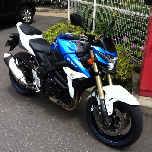 冬はスノボ、旅行、温泉とかバイクツーリングに行ったりと。ゲーム、読書など適当にしたりしてる社会人。ツーリングに一緒に行ける人募集！相互フォローも募集でっす