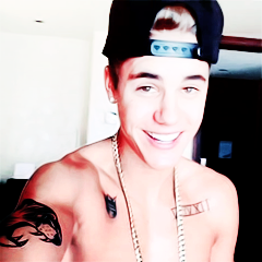 @hugmekidrauhl and Justin mean everything to me. they make me smile everyday. http://t.co/6NiSYxwNxf ♥