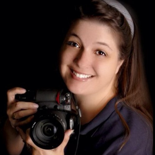 Christian, Wife, Mom, Photographer with a black belt in Mom'fu lol. 1Peter 4:10