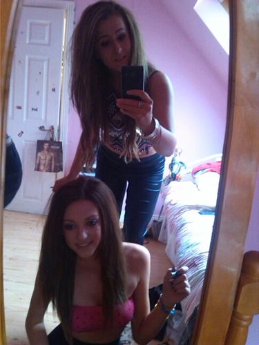 ciara_and_zoe's profile picture. I NEED A MINION !!!