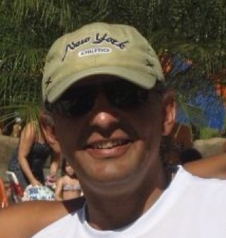 Especialista em finanças, 50+, Barista, apaixonado por tecnologia, música e droneiro (Financial advisor, drone pilot and Drummer)