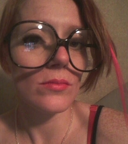 guys don't make passes at girls who wear glasses.