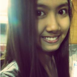 Maybe I'm not that smart. I just wear glasses. | Show me your alive. Follow me if you like. I'll follow you back | Music is my life | Live. Laugh. Love. | 16 ♥