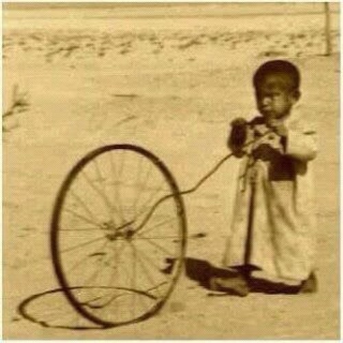 ليسّ كُل مـآ أكتبهَ حِكآيهٌ عَنْ وآقعيٌ إنمَآ هِيَ كلِمَآتٌ رآقَتٌ لِيً وقدَ يـحتَآجھَآ غِيري