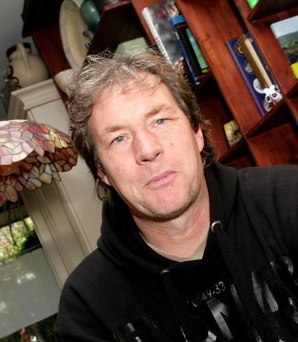 EdLinnemann's profile picture. Hovenier; Eigenaar A.A. Living Garden Design | Ontwerp | Aanleg | Onderhoud | Kunstgras | Private putting greens | Springhindernissen | Hekken | Dressuurpisten