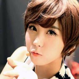 imma just roleplayer of HV's maknae Lee Yooyoung (╯‵□′)╯