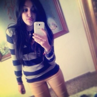 •No busco ser feliz simplemente me conformo con no sufrir demasiado•♡ 
Pablo A.💖