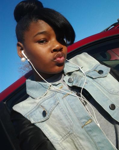 *BitcessLoveTerneka{:* my baby is @MeekMill so DONT FOLLOW SHORTY im gonnnnnnne Bitchsssss (;