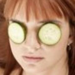 Gourmande de conseils en soins et beauté, j'alimente ma timeline d'astuces et de liens que je trouve intéressants.