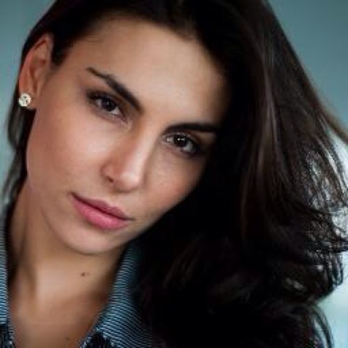 @melfronckowiak é o orgulho, é o sorriso, é a gargalhada que contagia, é a minha ídola, é VIDA!( Madrinha: @AmoorEternoMelF )desde 09/01/12 Ofc: @FcFronckowiak