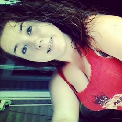 Profile Picture of White Girlll (@alyssa_devlin) on Twitter