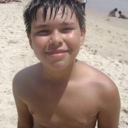 Sou assim e sou feliz. :)