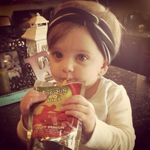 Ella edwards Tomlinson 1 year old daughter to know one