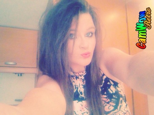 Loves to party !!