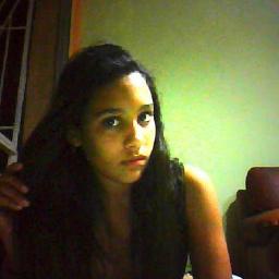 Soy una chica que disfruta de la compañia de ponys voladores hechos en narnia, de pokemones violadores. SERRANISTA FOREVER.  #followback