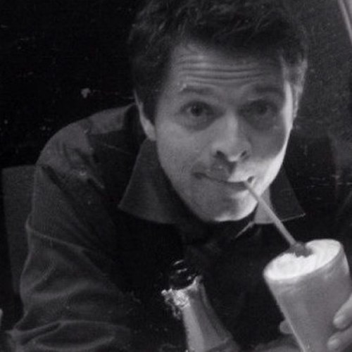 free follow. if you wanna follow back, follow @mishabuttins please :)