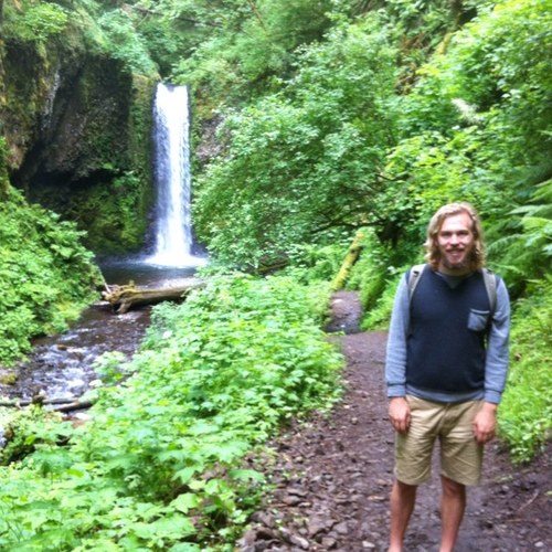 MauvePDX's profile picture. Portland native.  Vegan.  Engineering student.