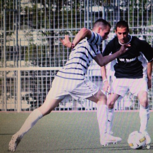 Fanático del fútbol,jugador,entrenador, espectador y en ocasiones tertuliano.Licenciado en E.F. y magisterio, Docente del balonpié por 15ºaño, 2 camp. de España