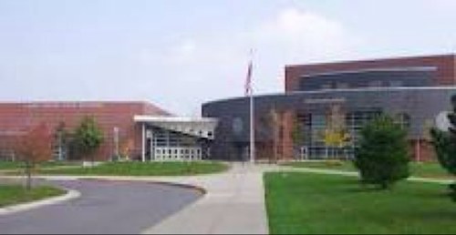 DM US the positive/good things about Lake Orion. Also we retweet things under #bestofLO