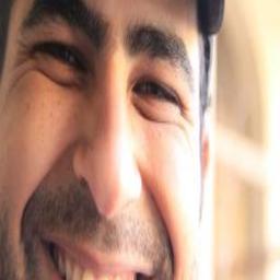 عشت سنين عمري بكافح في كل ميدان و بحلم احارب في تحرير كل الاراضي المغتصبة و رغم كده مش مكشر بضحك و بحب اضحك الناس معايا