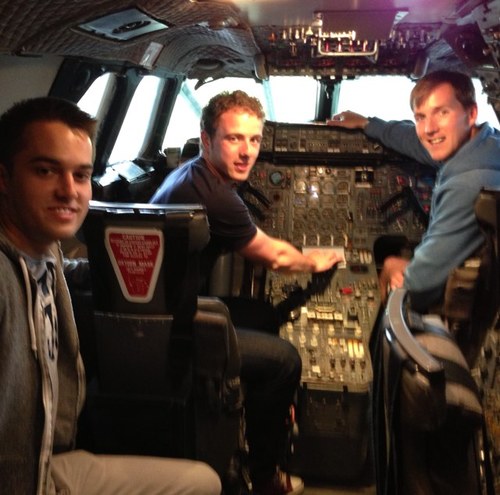 Rossjbeastmode's profile picture. I want to wake up everyday and be able to say I love what I do! Right now I can. Oxford Aviation Academy 2011-2013

Summer of 2013!!  B738 FO