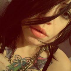 Tatuadora no studio By myself BodyArt.