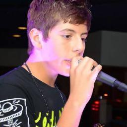 Club De Fans Oficial De #HuntersDominicanas; @matthunter123 nos sigue :) Admis:Yeranny,Jaky,Carmen, Leanny & Sonia ◕‿◕