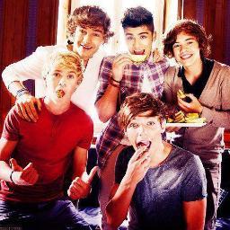 Twitter creado para hacerte sonreír imaginándote una vida al lado de estos 5 maravillosos chicos :)