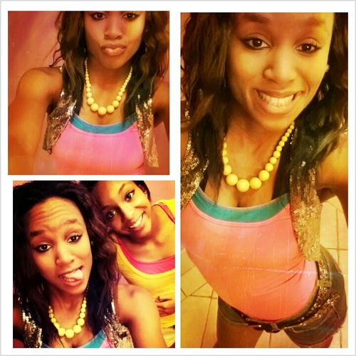 Im 18 birthday is November 25 , #Team Light Skinned #Team Swaqqy #Team Hooper! Follow Me And Ill Follow Back . 10-5-12! Day ill never forget .