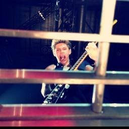 im Niall, im in one direction. i sing and play an instrument with 6 strings on it ! 


mullingar,westmeath,ireland · http://t.co/LktSXtsxRq