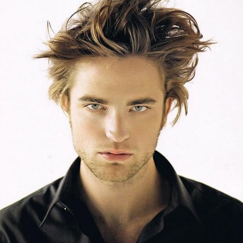 I'm Edward Masen. piano, photography and cooking are my passions. human/gay rp