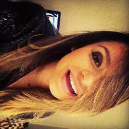 mandybritto_'s profile picture. People love to criticize what they cannot be !