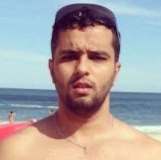 Radialista, advogado e formado em TI.