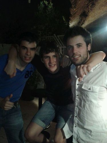 Estudiante de GADE. Las reglas estan para romperlas. Me jubilare siendo pianista en burdel. Amante del Ron