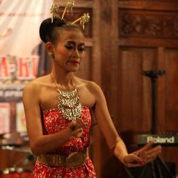 Komunitas pembelajar seni tari tradisional Jawa gaya Yogyakarta | Dalem Ngaliman Pekaten Prenggan
