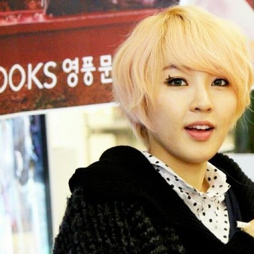 [Real: @4M_jiyoonitt](17.4.13) เฮียบอทเกรียนมากน่ะรู้จักไหม ♥ รักและสนับสนุนสาวๆสี่นาทีด้วยนะจ้ะ.