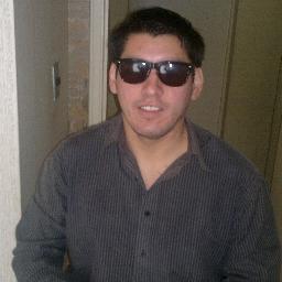Feliz y con ganas de pasarla bien