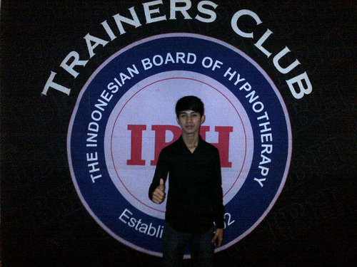 Lahir 11 Desember 1992