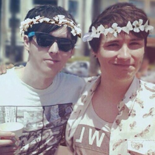 I'm Dan, I love music, Kerrang! and food.
