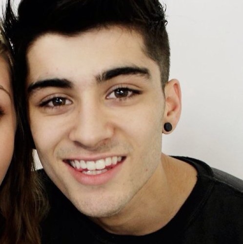 FREE FOLLOW, DONT FOLLOW THIS ACCOUNT, GO FOLLOW @brielleboobear. IM TRYING TO REACH MY GOAL K