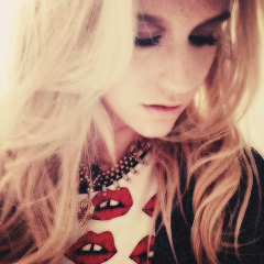 #PRIMO #FAKE di Ke$ha. http://t.co/WcpKoEClBd