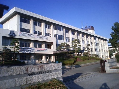 Central_bot's profile picture. 松山中央高校のbotです 。 三時間に一つ呟きます。 中の人変わります。DMにてネタを募集しています。