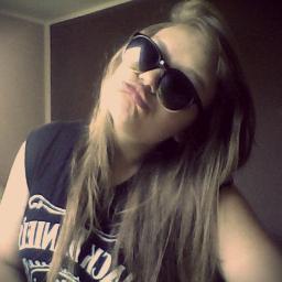 Hi ;) I'm Marta ;) Follow = Follow back
