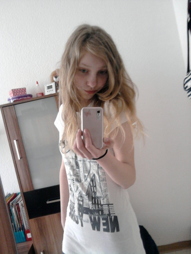 Haii Leuzz :* in größter Negromie ever :D und Sofia auch :*♥ILD Maus :D Singel :DDD lf xd