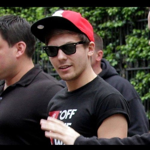 NiallHismyhero's profile picture. Fuck with my boys and i'll fuck you harder bitch