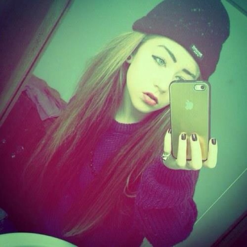 If you have tattoos i love you❤ if you want a follow back, tweet me x