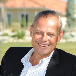 Directeur Général Immobilier Résidentiel et des Régions de Vinci Immobilier @vinciimmobilier 
Président SOS Enfants Sans Frontières @SOSEnfantsSF